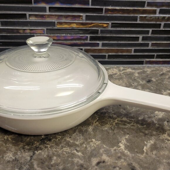 VINTAGE PYREX CORNING WARE WHITE 7.5" SKILLET RANGE TOPPER FRYING PAN W/ LID USA - Picture 1 of 13